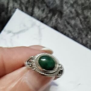 Elegant 925 Sterling Silver and Malachite Stone Ring